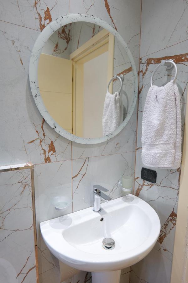 Hotel Dior Sarandë 외부 사진